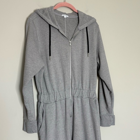 WeWoreWhat Leisure Suit Gray Sweatsuit Jumpsuit Onesie - Picture 3 of 11